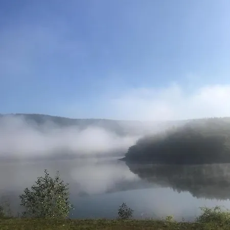 Deluxe, Inklusive Wlan, Parkplatz Und Netflix Schleiden